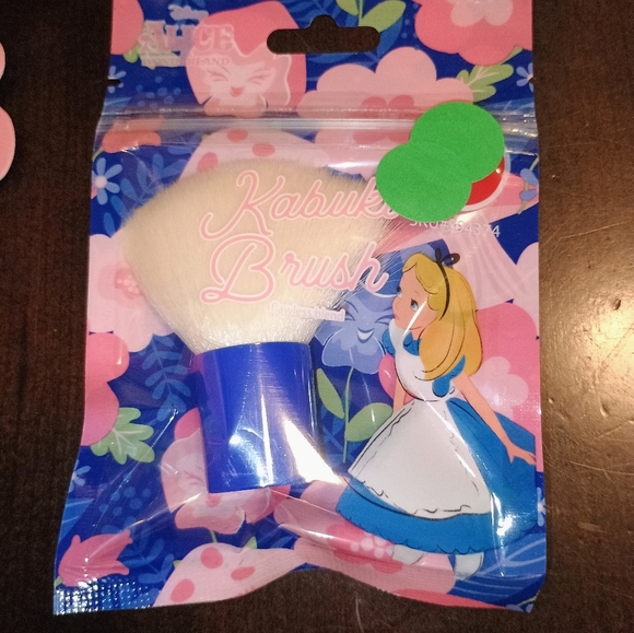 Alice in Wonderland beauty set . New Collectors - Picture 5 of 6